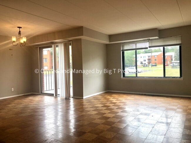 property at 125 Clubhouse Dr SW