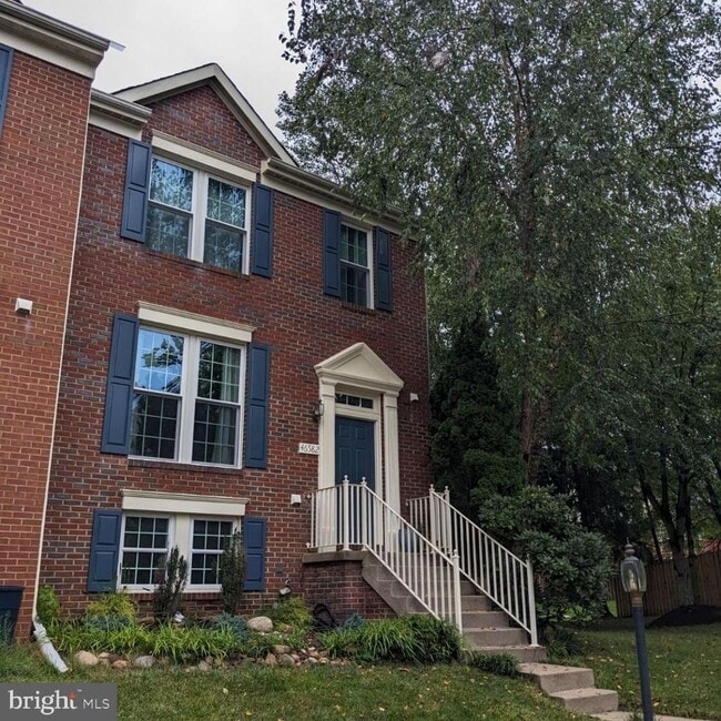 property at 46582 Broadspear Terrace