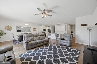 68 Painters Wy in Pottstown, PA - Building Photo - Building Photo