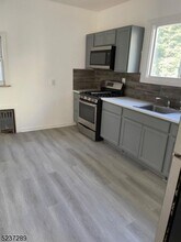 259 Weequahic Ave-Unit -2 in Newark, NJ - Building Photo - Building Photo