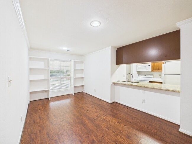property at 5333 Richmond Ave