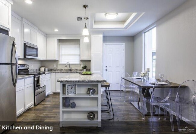 2021 Stardust Ln, Unit 4 in Edinburg, TX - Building Photo - Building Photo