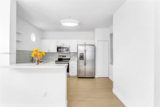 4465 SW 160th Ave in Miramar, FL - Foto de edificio - Building Photo