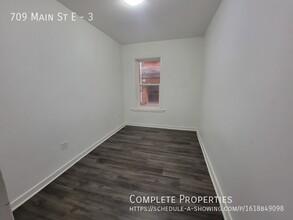 709 Main St E in Hamilton, ON - Building Photo - Building Photo