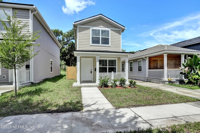 property at 714 Franklin St