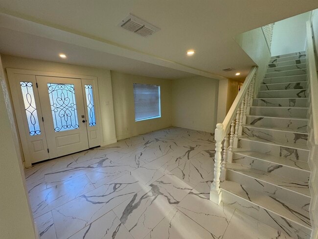 13 Royale Cir in Laredo, TX - Building Photo - Building Photo