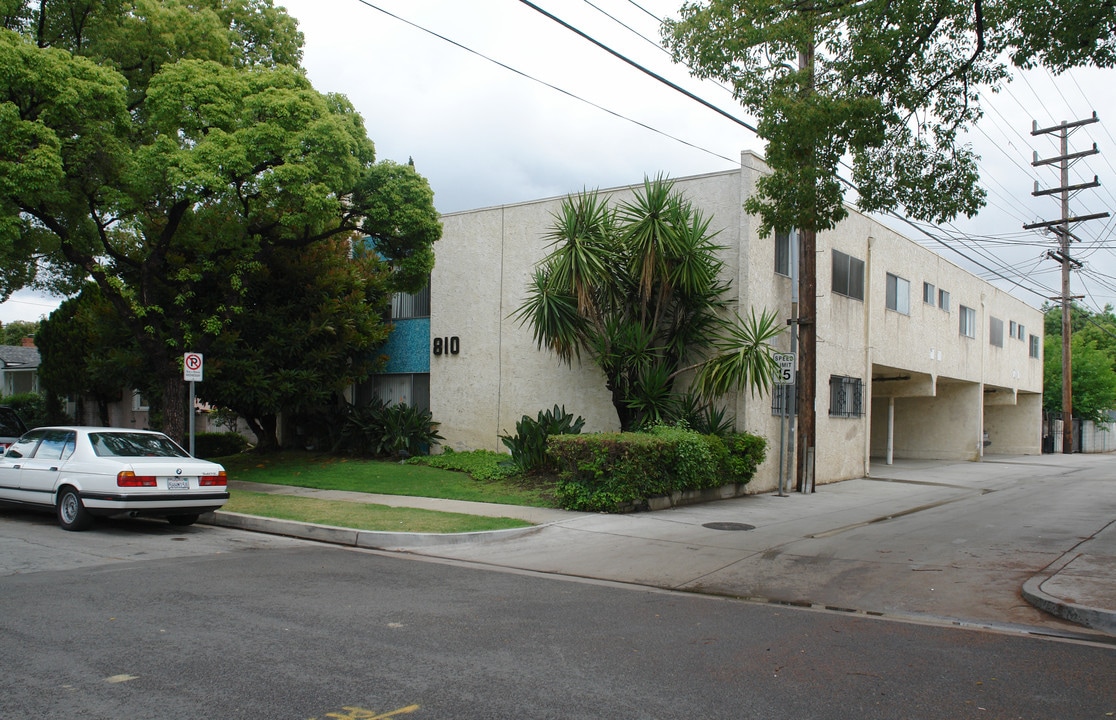 810 Norton Ave in Glendale, CA - Foto de edificio
