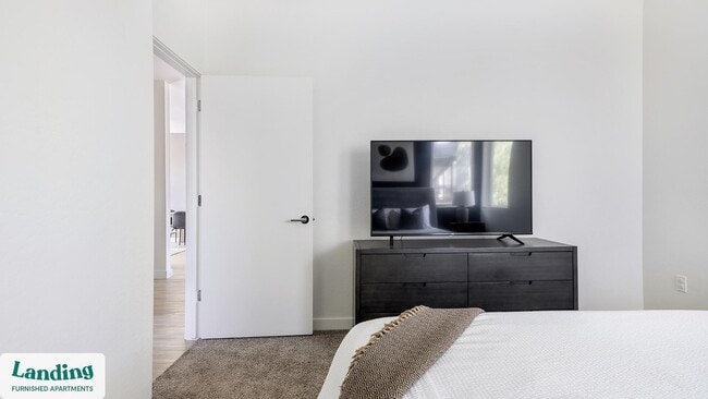 10000 W Missouri Ave in Glendale, AZ - Foto de edificio - Building Photo