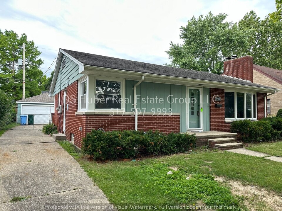 2500 Concord Rd in Lansing, MI - Building Photo