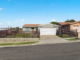6252 Alderley St in San Diego, CA - Building Photo