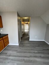 310 E Mulberry St, Unit #2 in Bloomington, IL - Foto de edificio - Building Photo