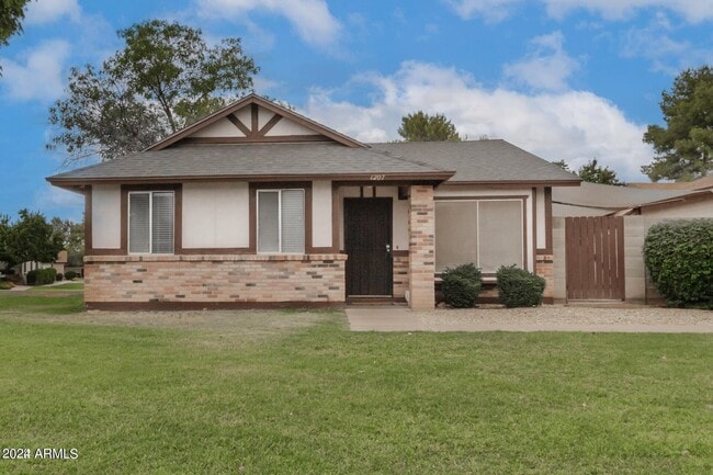 property at 5135 E Evergreen St