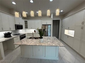 6435 Negril Isle Dr in Naples, FL - Building Photo - Building Photo