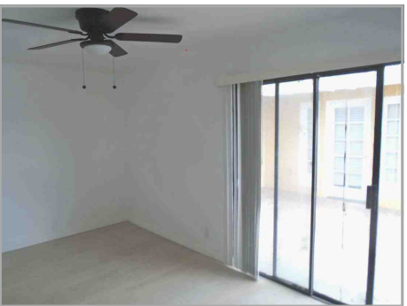 9340 Crebs Ave, Unit 1 in Northridge, CA - Building Photo - Building Photo