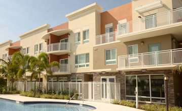 Woodside Oaks Apartments in Homestead, FL - Building Photo - Building Photo