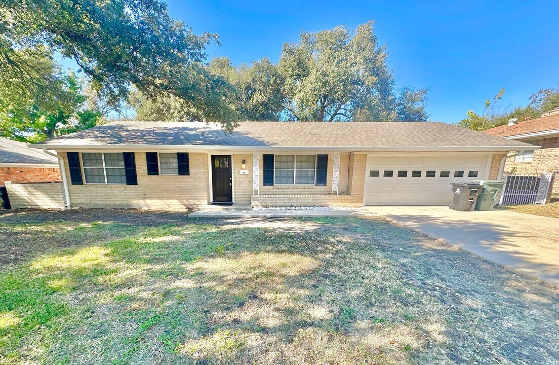 2006 S 53rd St in Temple, TX - Building Photo