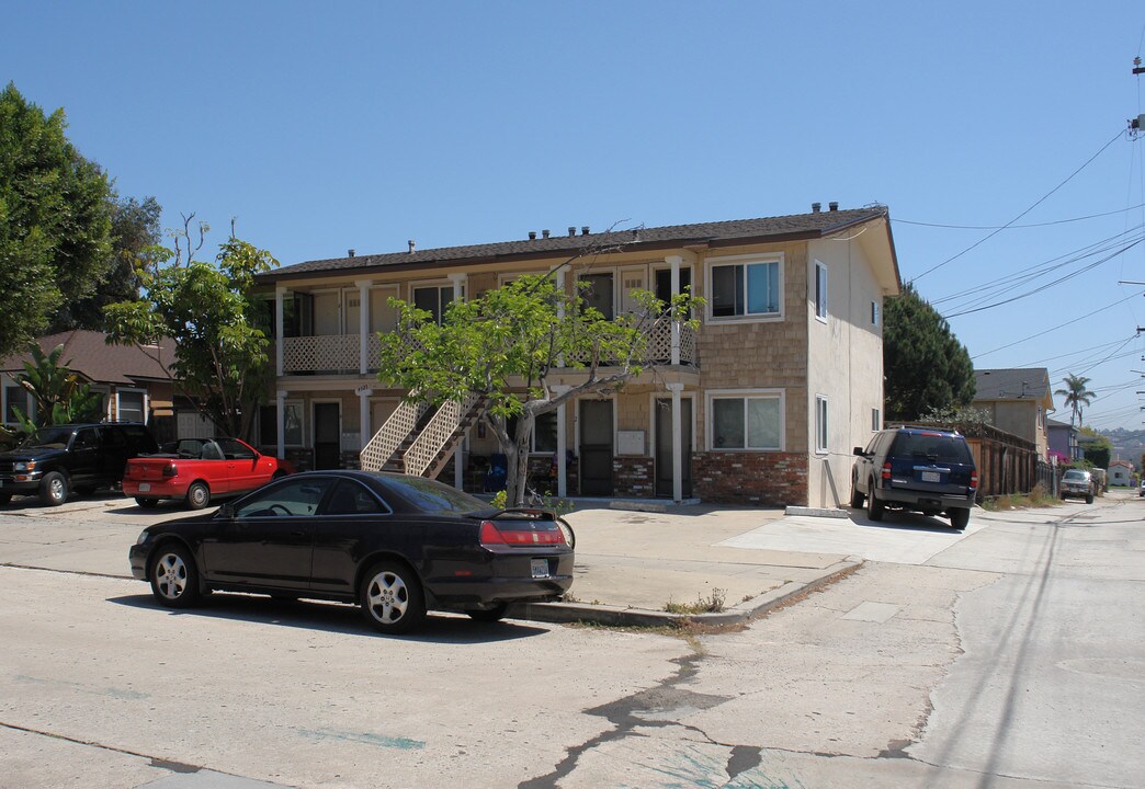 Kendall Apartments in San Diego, CA - Building Photo