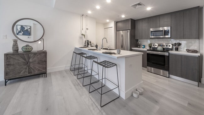 Envy Pompano Beach in Pompano Beach, FL - Building Photo - Building Photo