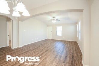 135 Tonkawa Canyon Dr in La Marque, TX - Building Photo - Building Photo