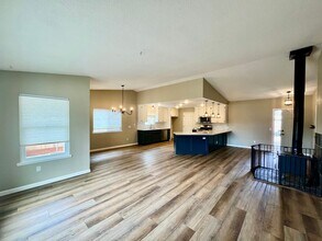 22105 J St in Santa Margarita, CA - Building Photo - Building Photo