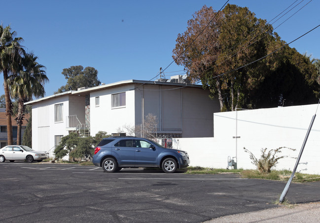 Jerrie Avenue Apartments in Tucson, AZ - Building Photo - Building Photo