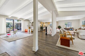822 San Vicente Blvd in Santa Monica, CA - Building Photo - Building Photo