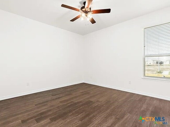 property at 5104 Rose Gdn Lp