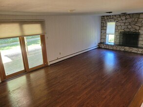 36 Long Ridge Rd in Plainview, NY - Building Photo - Building Photo