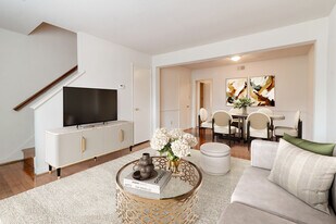 Landmark at Tuckahoe in Henrico, VA - Building Photo