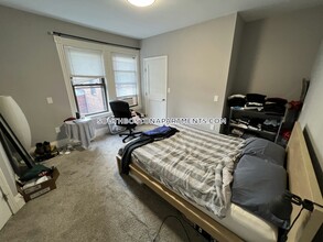 376 W Broadway, Unit 3 in Boston, MA - Building Photo - Building Photo