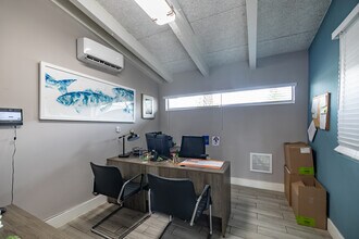 Azure Villas in Pembroke Park, FL - Foto de edificio - Interior Photo