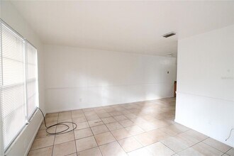 6101 NW 23rd Terrace in Gainesville, FL - Foto de edificio - Building Photo