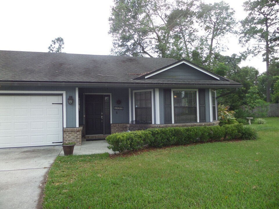 386 Hickory Hollow Dr N in Jacksonville, FL - Building Photo