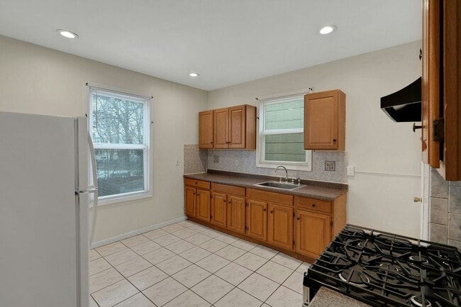 496 S 21st St in Irvington, NJ - Foto de edificio - Building Photo