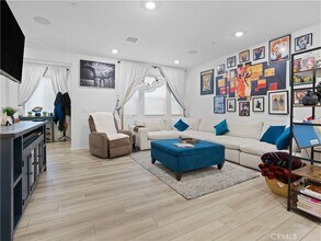 5628 Kate Way in Fontana, CA - Foto de edificio - Building Photo