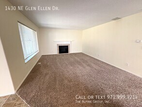 1430 NE Glen Ellen Dr in Hillsboro, OR - Building Photo - Building Photo