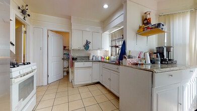 1133 E Palmer Ave in Glendale, CA - Building Photo - Interior Photo