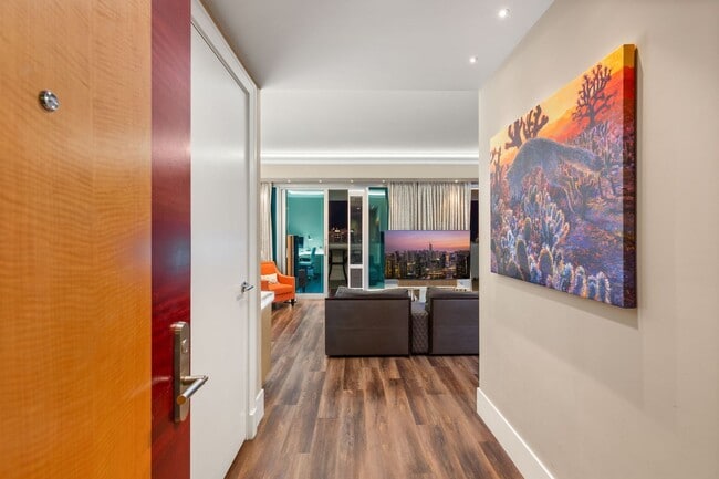 2700 Las Vegas Blvd S in Las Vegas, NV - Building Photo - Building Photo