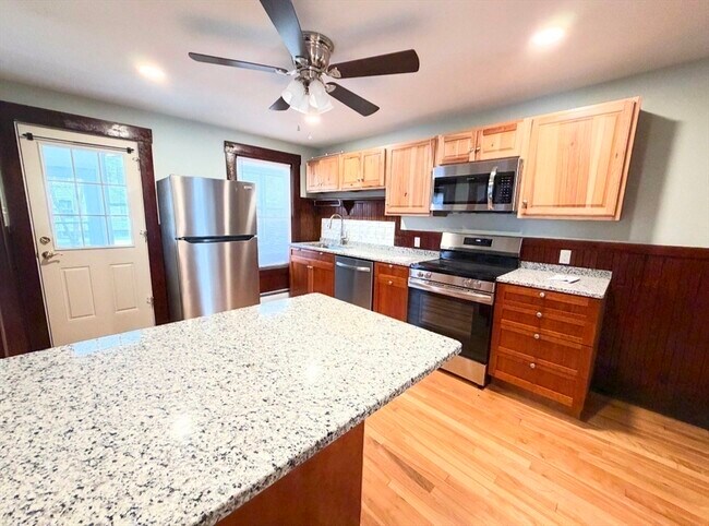 38 A St in Warren, MA - Building Photo - Building Photo