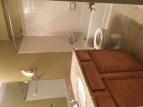 3175 Summit Square Dr in Oakton, VA - Building Photo - Building Photo