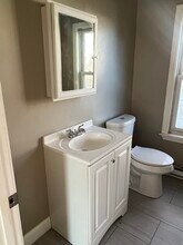 159 4th St-Unit -2 in Fall River, MA - Building Photo - Building Photo