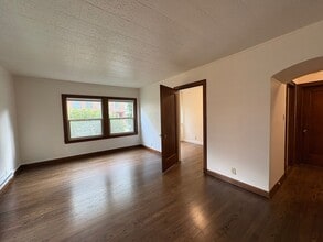 Redside - The Mulholland in Seattle, WA - Foto de edificio - Building Photo