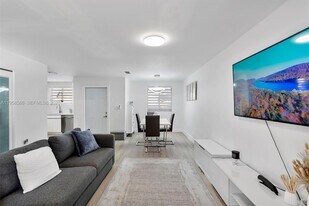 342 NW 114th Ave in Miami, FL - Building Photo