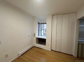 205-32 Brian Crescent in Queens, NY - Building Photo - Building Photo