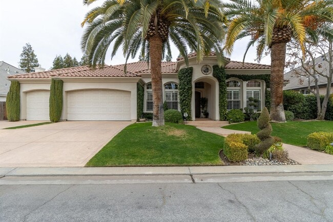10602 N Oak Hill Cir