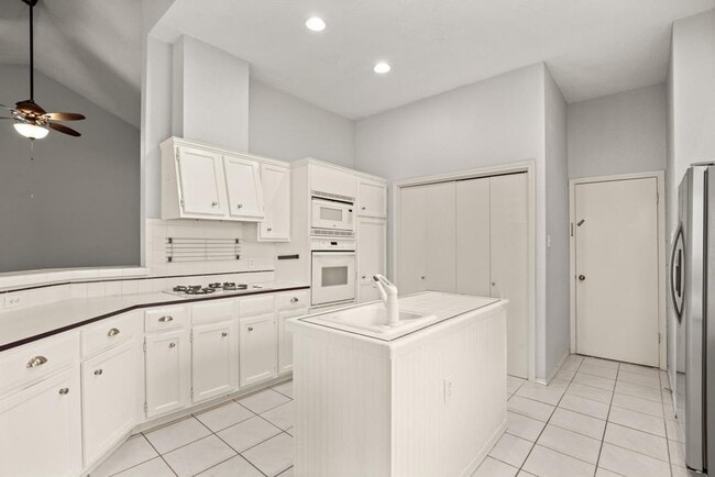 8113 Elkhorn Mountain Trail in Austin, TX - Building Photo - Building Photo