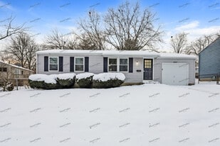 10257 Chippenham Ct in Cincinnati, OH - Building Photo