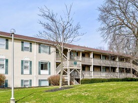 Apartments For Rent In 43229 Columbus Oh The Continent Village Apartments