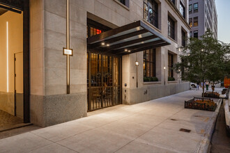 90 Morton St in New York, NY - Building Photo - Building Photo