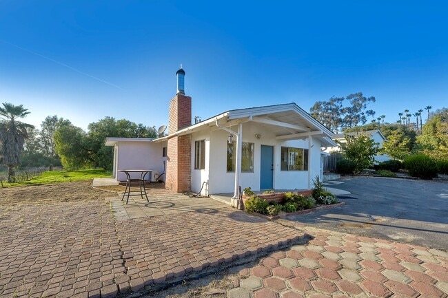 3748 Manchester Ave in Encinitas, CA - Building Photo - Building Photo